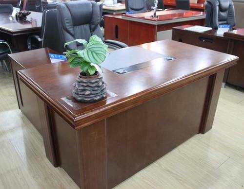 辦公家具降價(jià)銷售 1.6米老板桌只需1800元